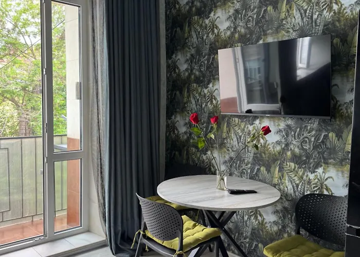 Na Deribasovskoi Apartman *